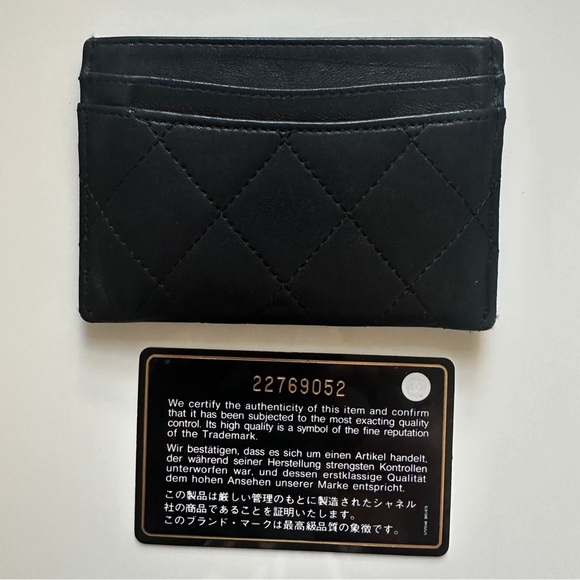 AUTHENTIC CHANEL BLACK LAMBSKIN CARD HOLDER - Picture 7 of 8